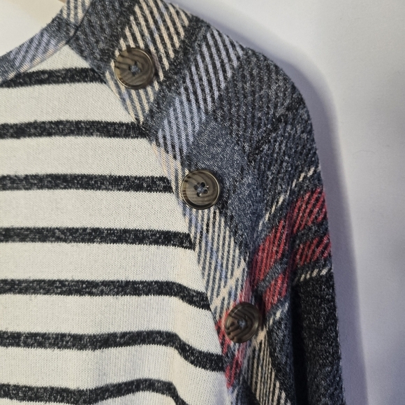 Maurices Plus Size 0X Striped Front Knot Button Tee – Casual & Flattering - Picture 3 of 6